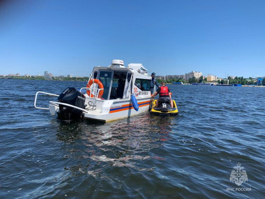  Инспекторы ГИМС продолжают патрулировать водоемы Воронежской области