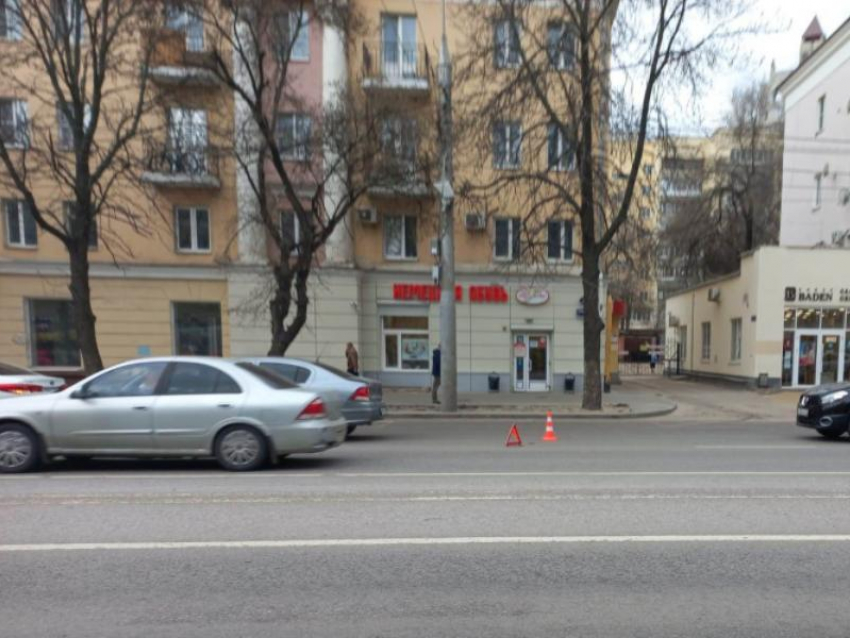 50-летняя женщина на Qashqai врезалась в попутный Opel в Воронеже 