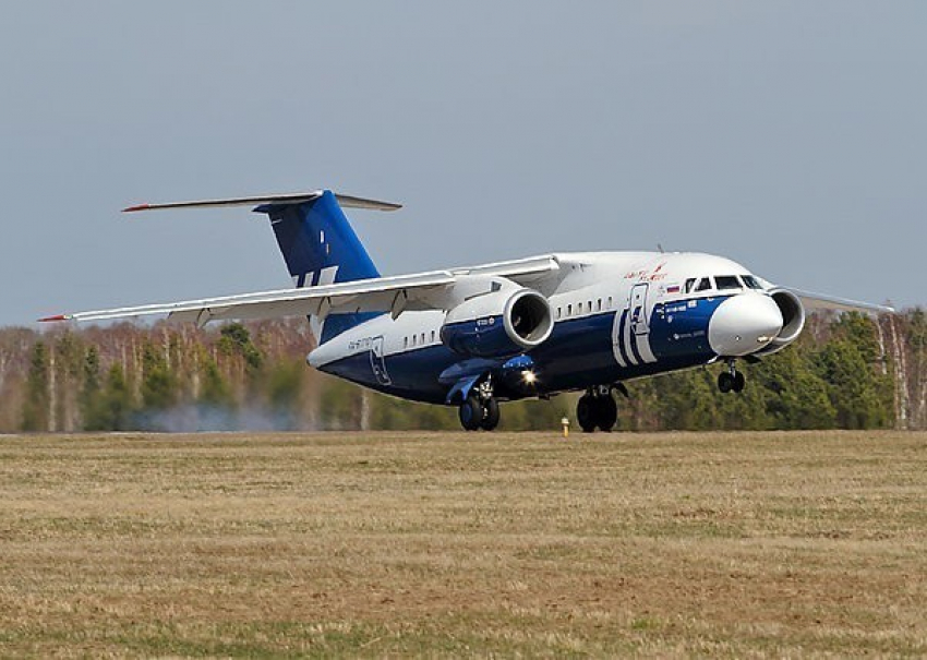 В Воронеже третий самолет Ан-148 передали Министерству обороны