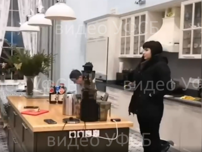 Опубликовано видео обыска в доме у депутата, осужденного за мошенничество в Воронеже