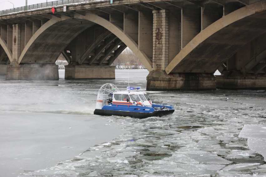 Новую мощную аэролодку показали в действии на замёрзшем водохранилище в Воронеже