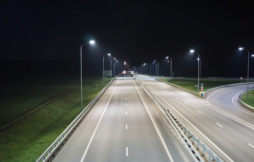Более 30 км воронежских федеральных трасс осветят до конца года