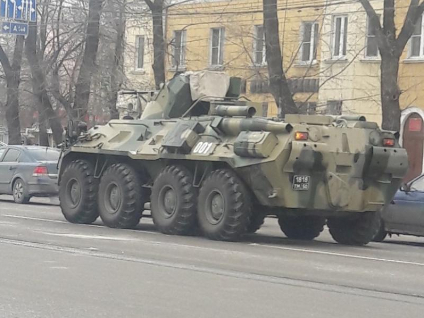 Военную технику заметили на улицах Воронежа