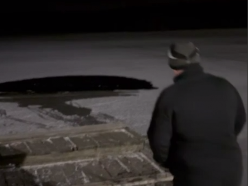 Воронежцы сообщили о провалившемся под лед ребенке 