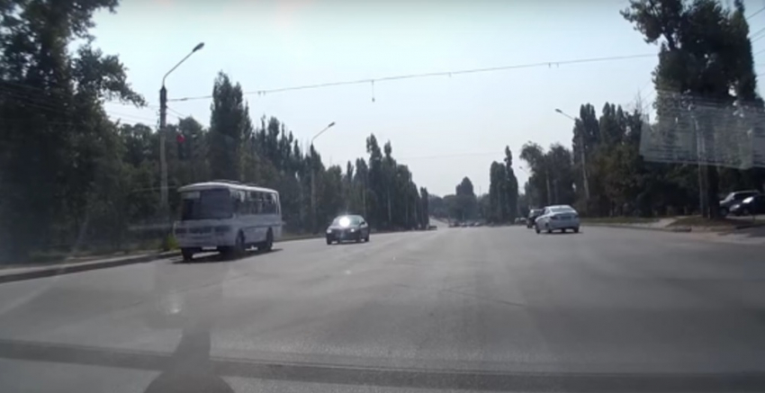 На видео попало очередное наглое нарушение ПАЗика в Воронеже 