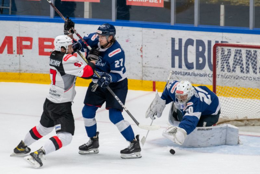 Очередное поражение потерпел воронежский «Буран» на домашнем льду