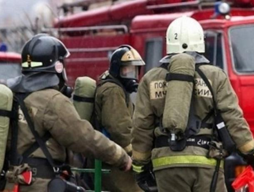 В Воронеже 18 человек эвакуировали из-за пожара в шахте лифта