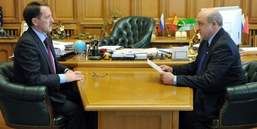 Воронежский губернатор Алексей Гордеев перестал носить обручальное кольцо