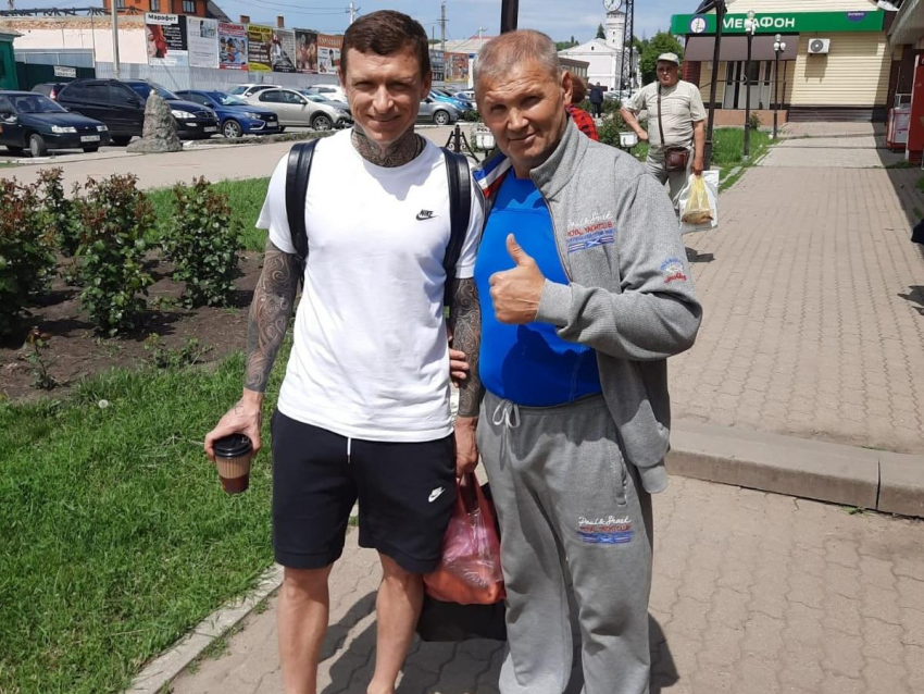 Скандального футболиста Мамаева заметили в Воронежской области