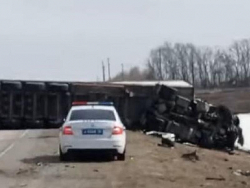 «Всё оторвало»: последствия жуткой аварии на трассе «Воронеж-Тамбов» сняли на видео 