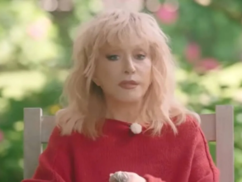 Пенсионерка из Лисок хочет отсудить у Аллы Пугачевой 15 млн рублей за слова о Путине и армии