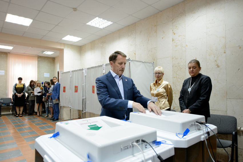 Алексей Гордеев проголосовал на выборах губернатора Воронежской области