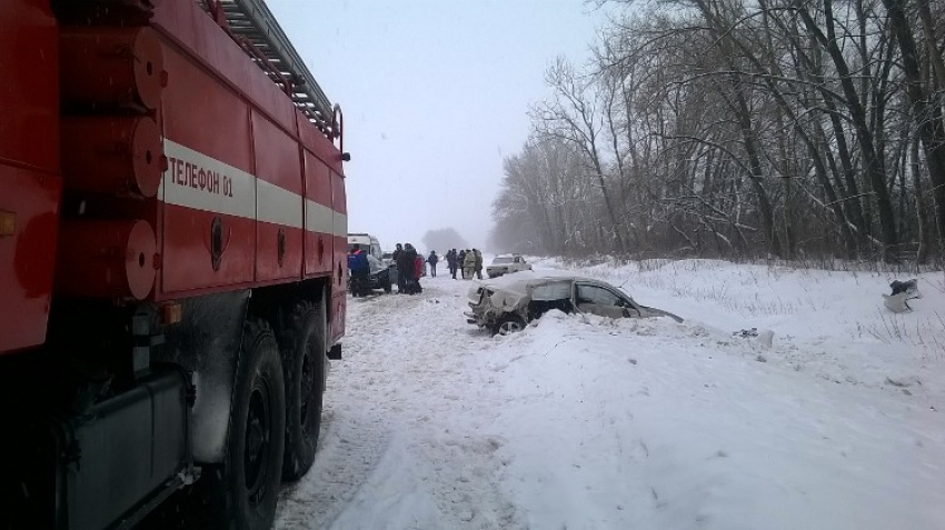 Под Воронежем столкнулась отечественная легковушка и «Мазда": есть пострадавшие