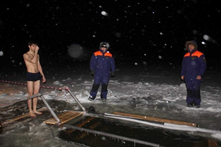 В Воронеже число желающих искупаться на Крещенье увеличилось в четыре раза