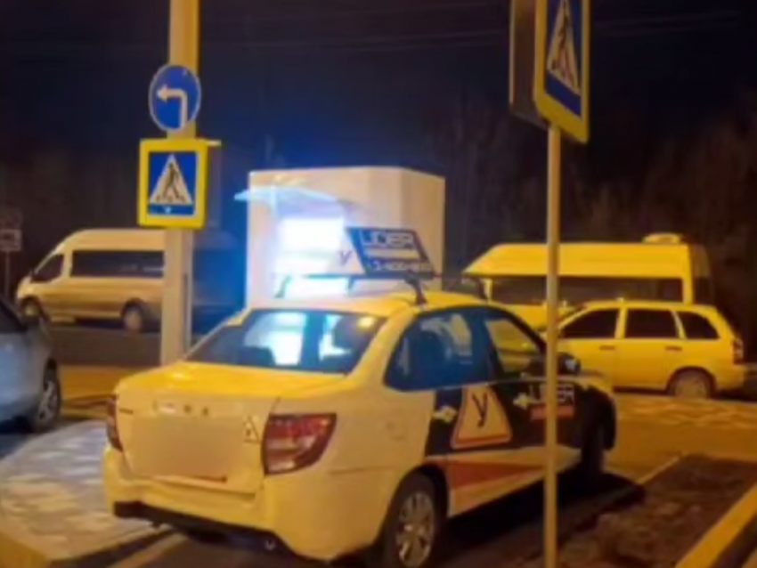 «Стало плохо»: женщина на учебной машине объяснила свой поступок воронежским полицейским 