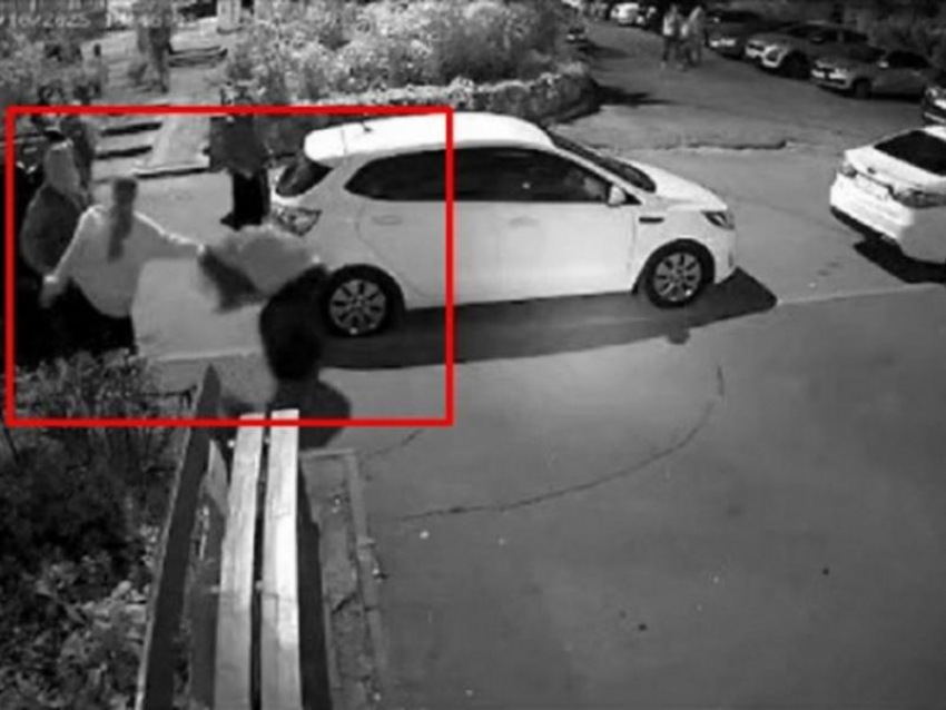 Чудовищное избиение школьниц толпой обернулось уголовным делом в Воронеже 