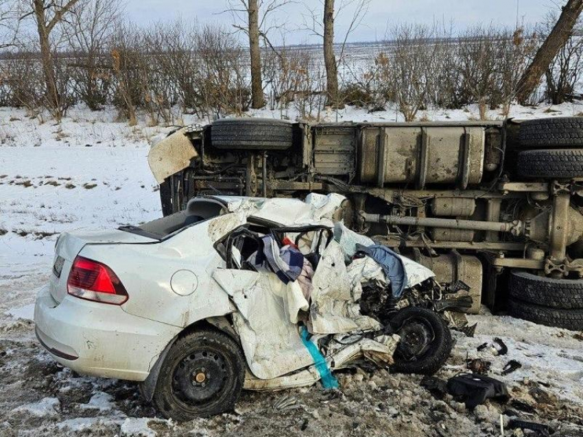 Опубликовано фото с места гибели 4-дневного ребёнка и женщины на воронежской трассе