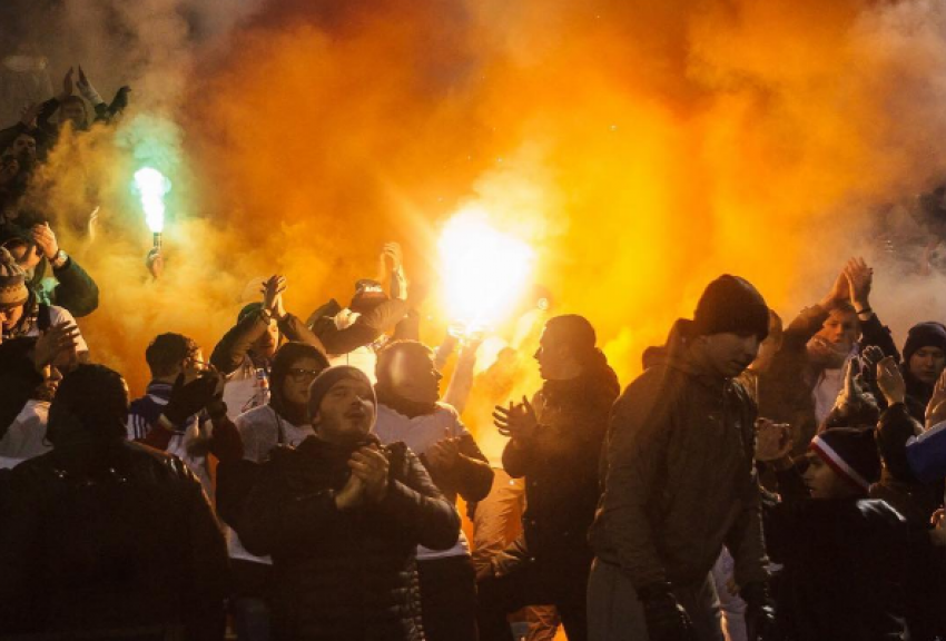 Десять разъяренных фанатов воронежского «Факела» задержали полицейские после матча с ФК «Тосно»