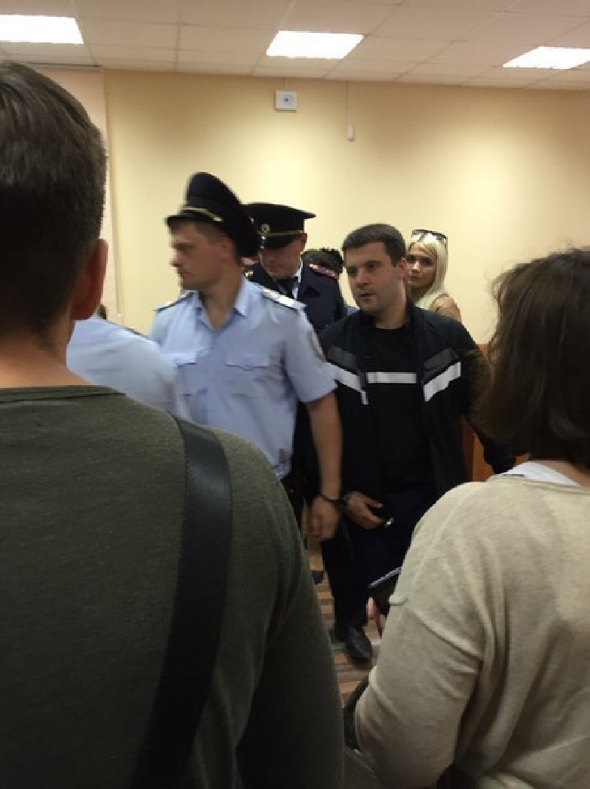 Воронежский суд пересмотрит приговор Эдуарду Ельшину