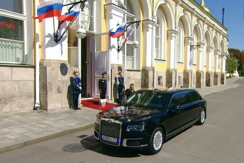 Новый лимузин Владимира Путина оценили воронежские автомобилисты
