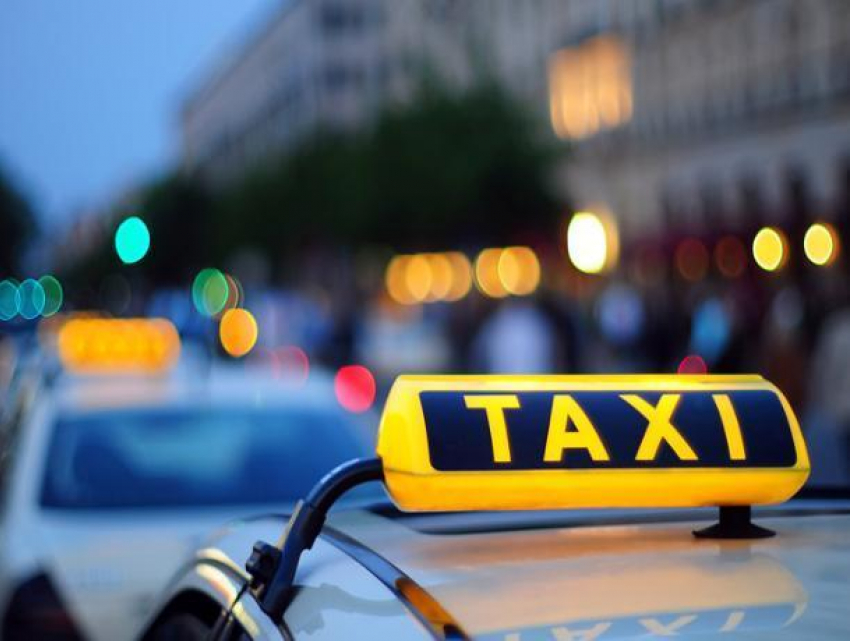 Пассажиры избили воронежского таксиста за высокую стоимость поездки
