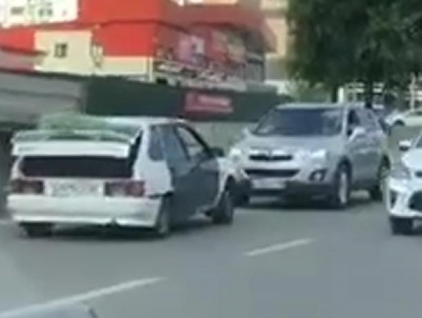Гостя с юга наказали в Воронеже за наглый объезд пробки
