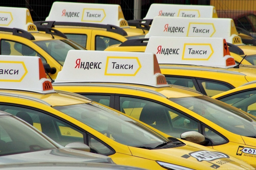 Жизнь пассажиров Яндекс.Такси в Воронеже застраховали на 2 млн рублей
