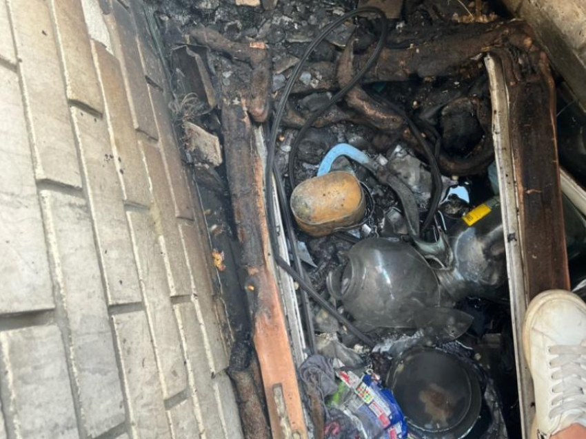 "Сгорел балкон, личные вещи, кухня", – одна оплошность привела к беде утром в Воронеже
