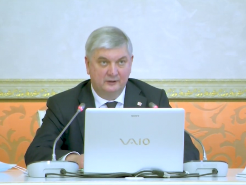«Есть неприятная информация»: губернатор Гусев дал прогноз по COVID-19 в Воронежской области 