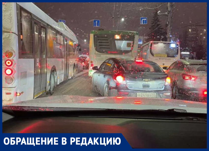 «Унижение» легковушек автобусами показали на примере сбоя выделенок в центре Воронежа 