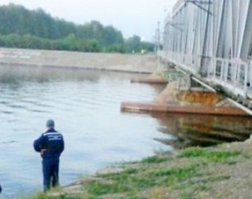 Из Воронежского водохранилища мужчины достали тело своего утонувшего собутыльника