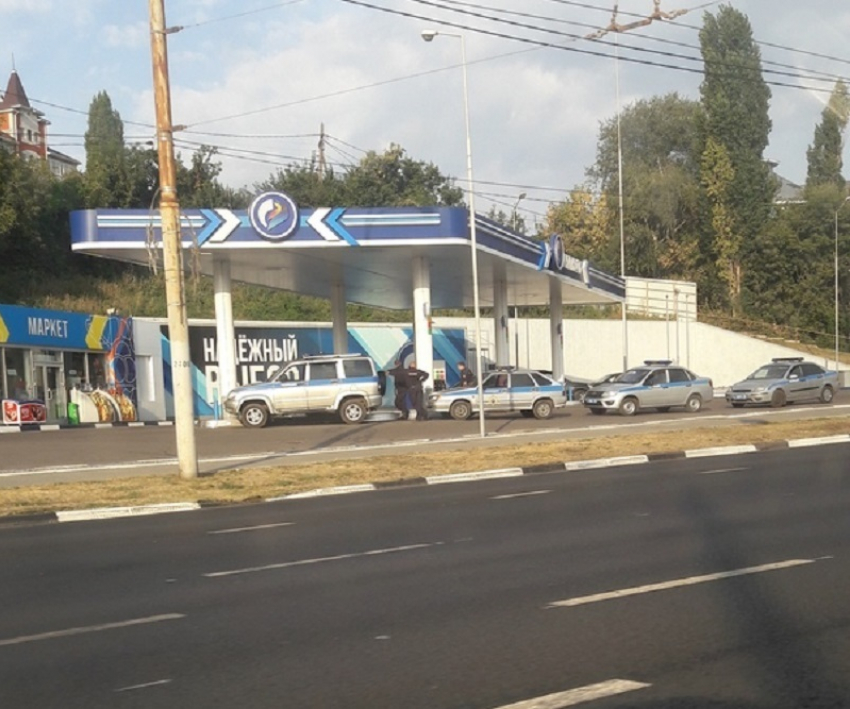 Нашествие полицейских автомобилей заметили в Воронеже