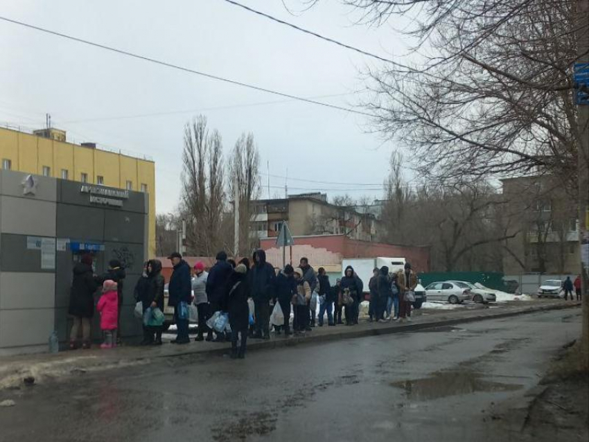 Очередь за водой сняли в обезвоженном районе Воронежа