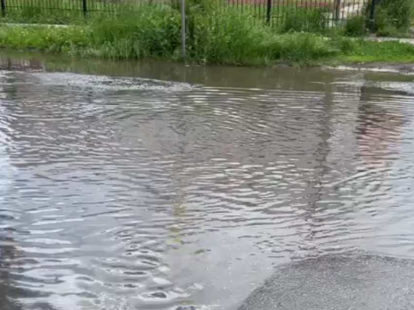 «При желании и утонуть можно»: воронежцы жалуются на затопление Левобережья после дождя 