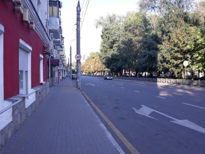 Самый бесполезный дорожный знак нашли на улице Воронежа 