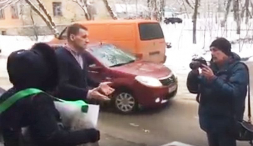 Воронежские антиникелевые активисты испугались диалога с УГМК и попали на видео