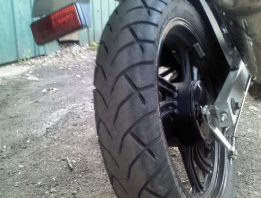 В Воронеже 17-летний мотоциклист столкнулся с «Калиной» 