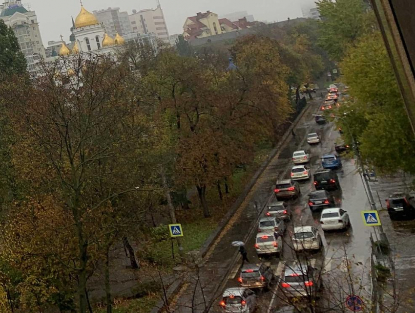 Дождик сковал Воронеж адскими пробками — 9 баллов