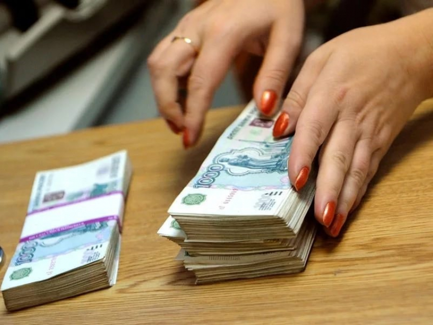 1,74 млн рублей удалось похитить воронежской бюджетнице за два года