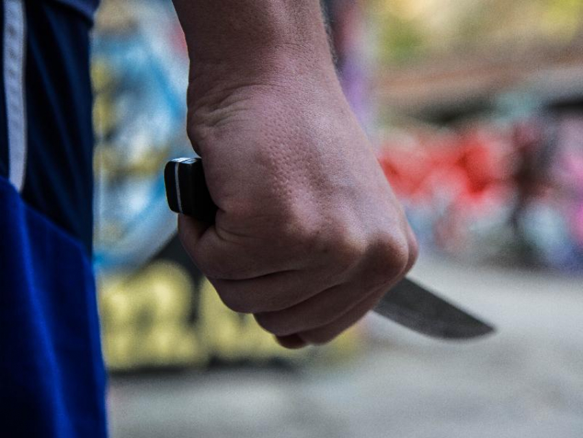 Не лезь, куда не надо: жительница Воронежа пырнула ножом своего возлюбленного