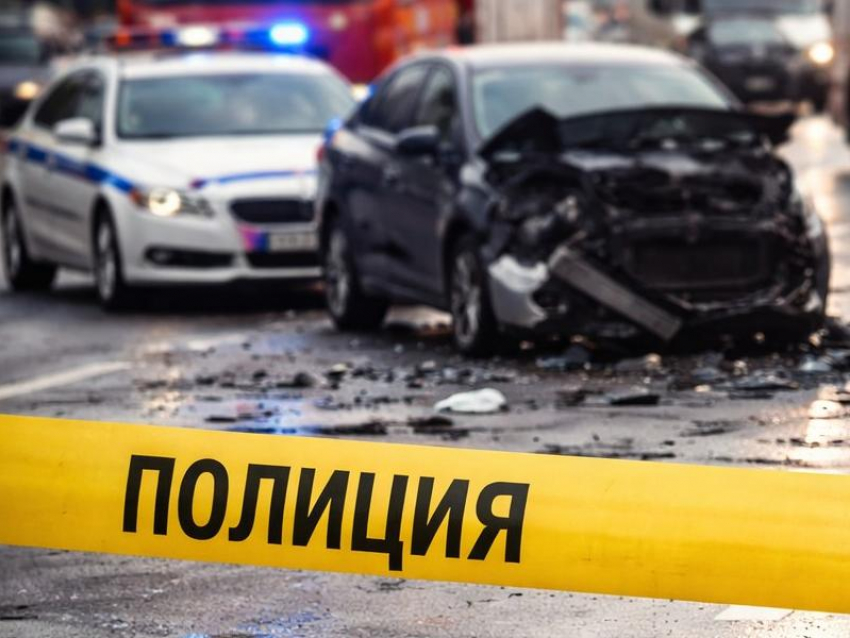 «Шестёрка» против КАМАЗа: в лобовом столкновении в Воронежской области погиб подросток