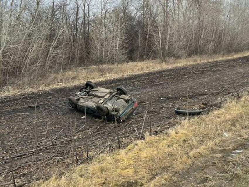 Автомобилистка попала в ДТП перед Новым годом на воронежской трассе