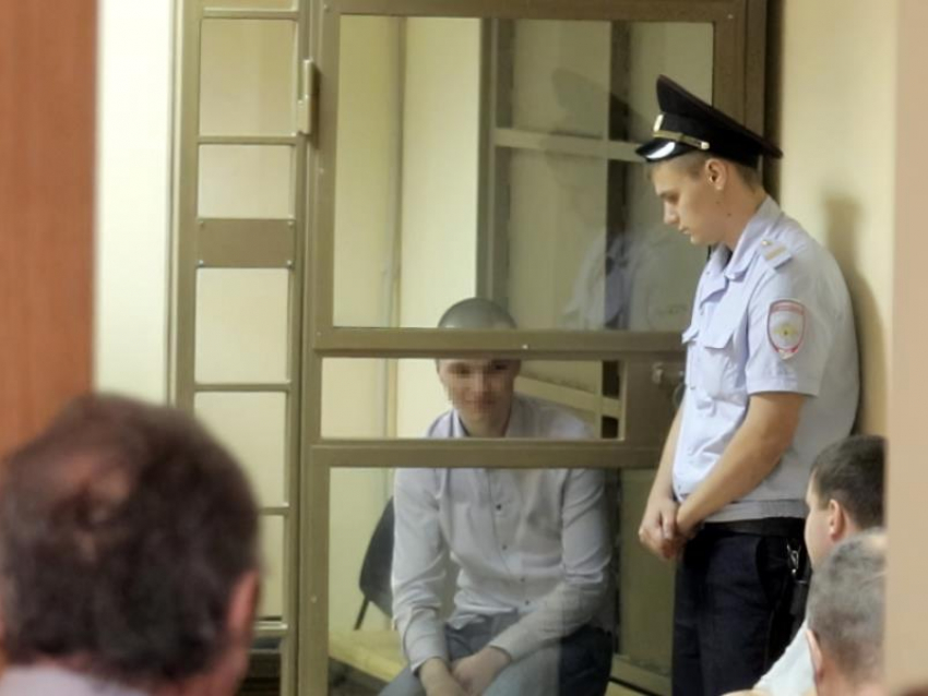 В суде мать вступилась за сына, зарезавшего её любовника в Воронеже 