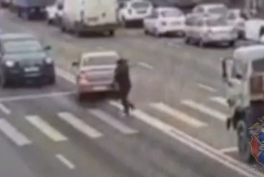 Комбо из трех нарушений собрал воронежец за несколько секунд 