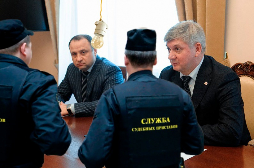 И. о. губернатора Виталий Шабалатов задолжал за коммуналку 73 тысячи