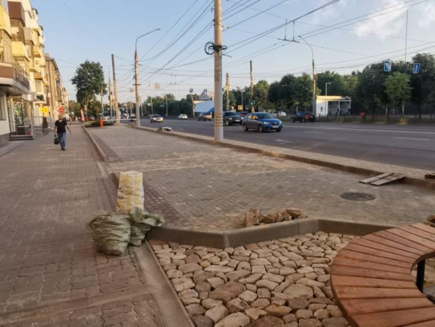 Можно ли отхватить себе газон с деревьями под VIP-парковку в Воронеже