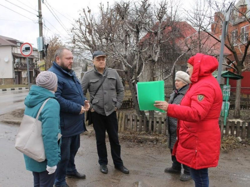 Активисты просят обезопасить воронежскую улицу от фур 