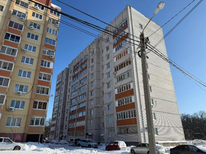«Оплачивать будем это безобразие?»: жители дома в Воронеже отправили 50 жалоб на УК за ее любовь к деньгам