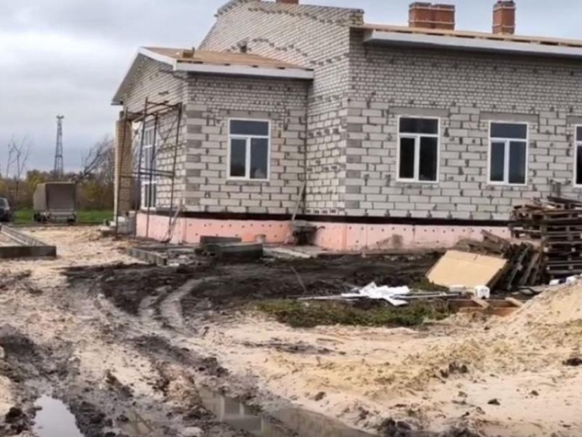 В срыве нацпроекта «Здравоохранение» уличили строителей амбулатории под Воронежем
