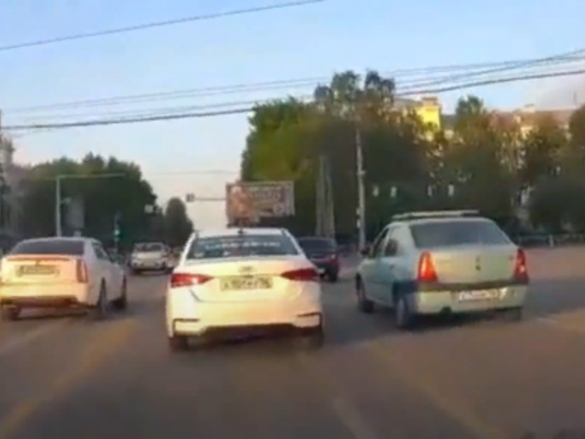Опасный урок преподал Hyundai невнимательному водителю в Воронеже